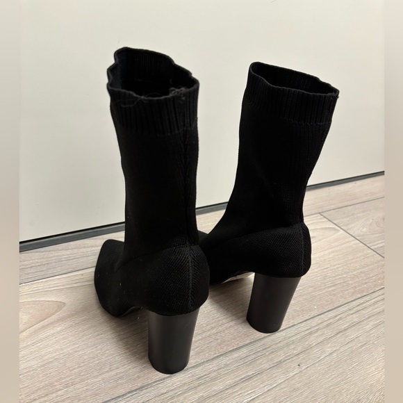 LOVE Elegant Black Women's Knit Ankle Boots, Size 5/35, Black. - Picture 5 of 6